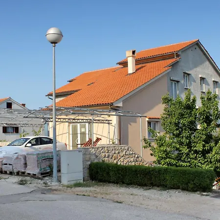 Apartment 5458a Njivice